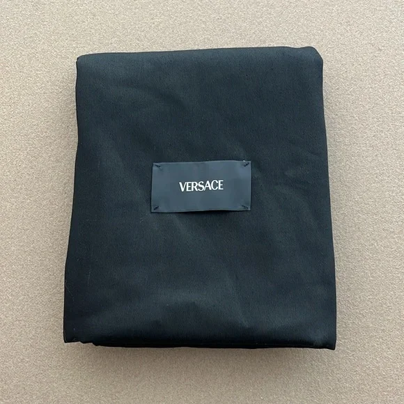 π VERSACE Large Black Dust Bag- Lined - Picture 2 of 11
